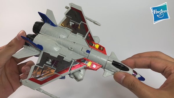 Power Of The Prime Starscream Voyager In Hand Look With Video And Screencaps 18 (18 of 50)